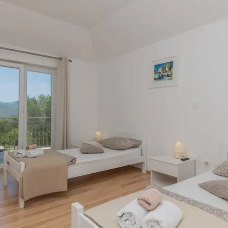 Ruza - Omis By Guide Villa *