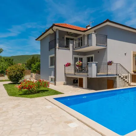 Ruza - Omis By Guide * Blato na Cetini
